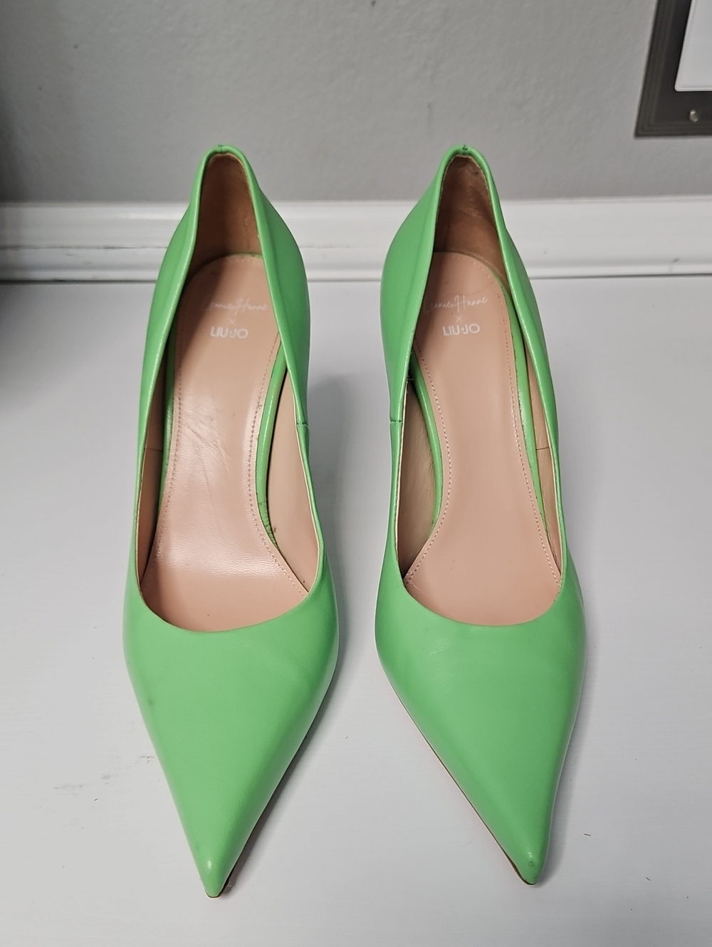 Leonie Hanne x Liu Jo Pointed-Toe Leather Pumps Lime Green Stiletto Pump